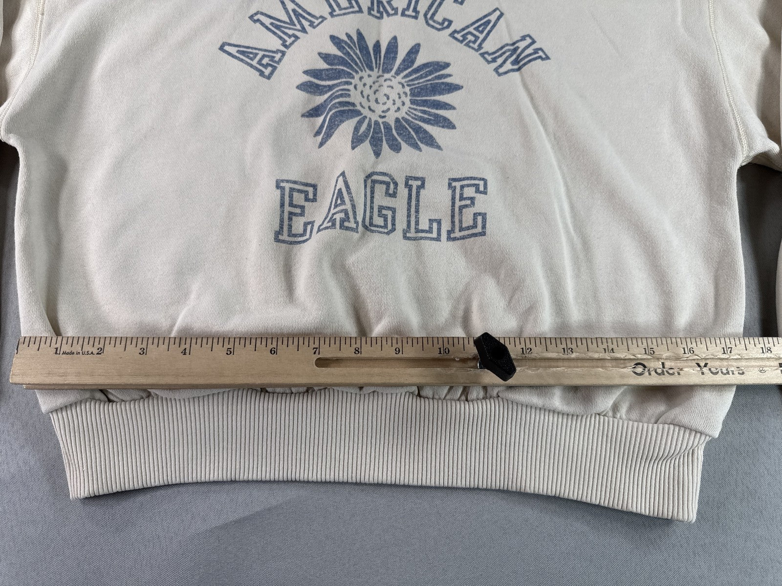 American Eagle Graphic Logo Crewneck XS Sweatshirt Beige Cotton Long Sleeve