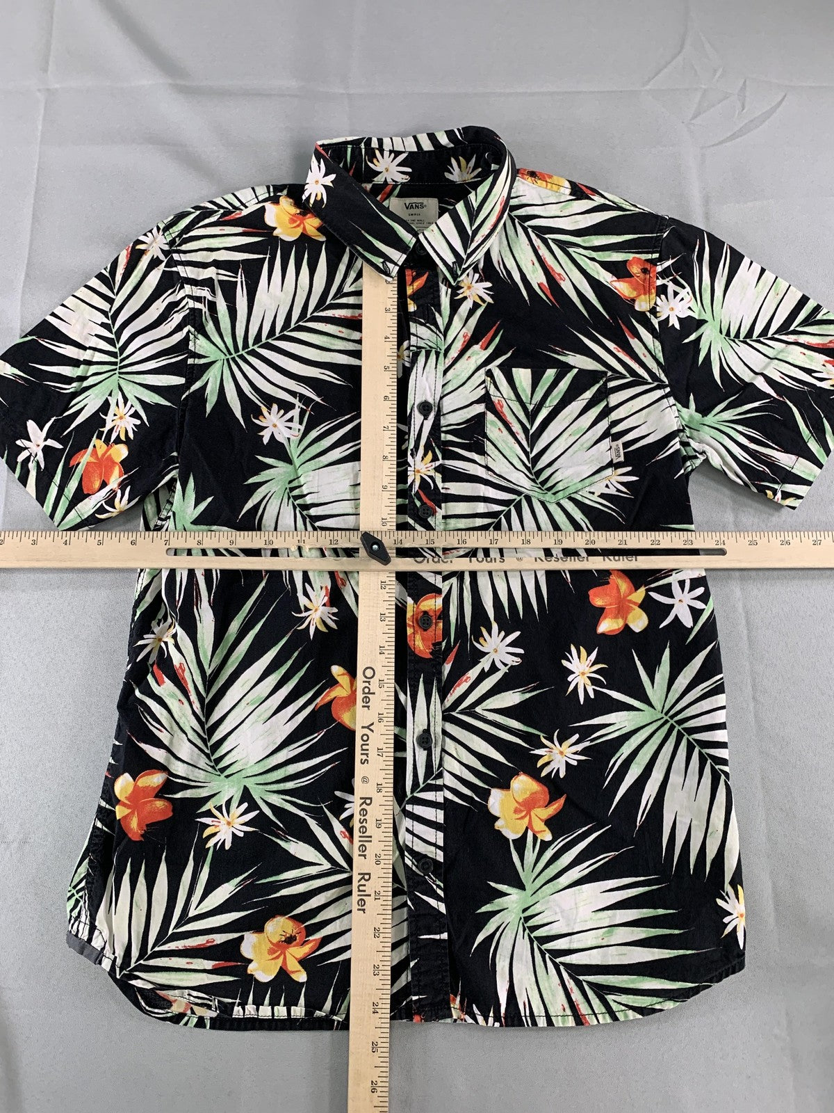 Vans Shirt Mens Small Black Floral Button Up Tailored Fit Hawaiian Tropical