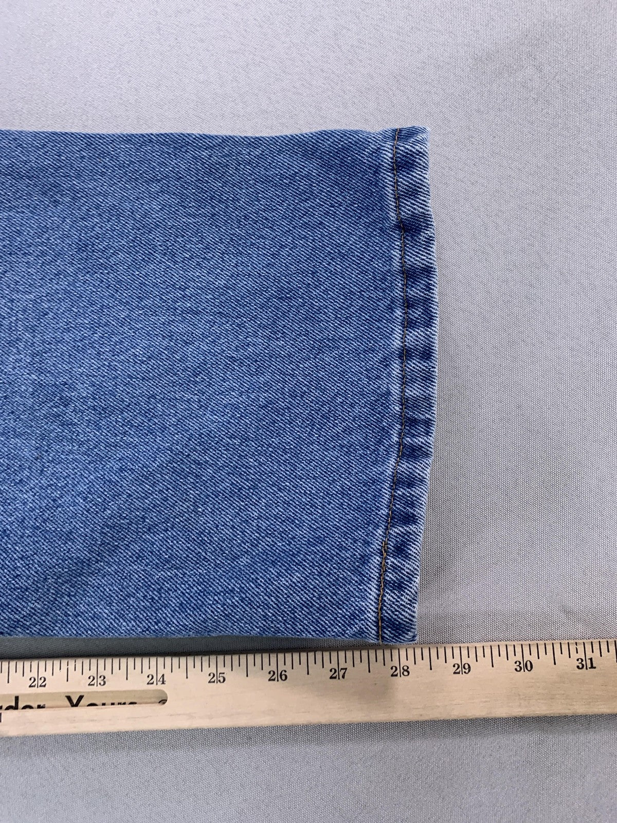 Rustler Jeans Mens 36x30 Blue Denim Straight Leg Five Pocket Zip Fly Medium Wash
