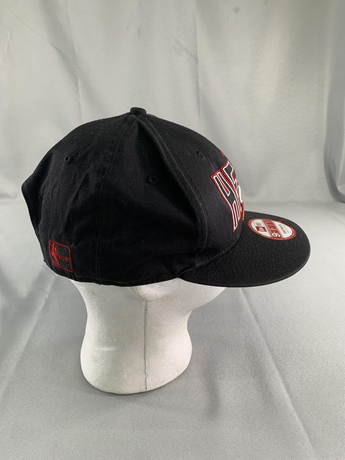 Miami Heat Hat Cap Snap Back Mens Large Black Red NBA Basketball HWC New Era 100