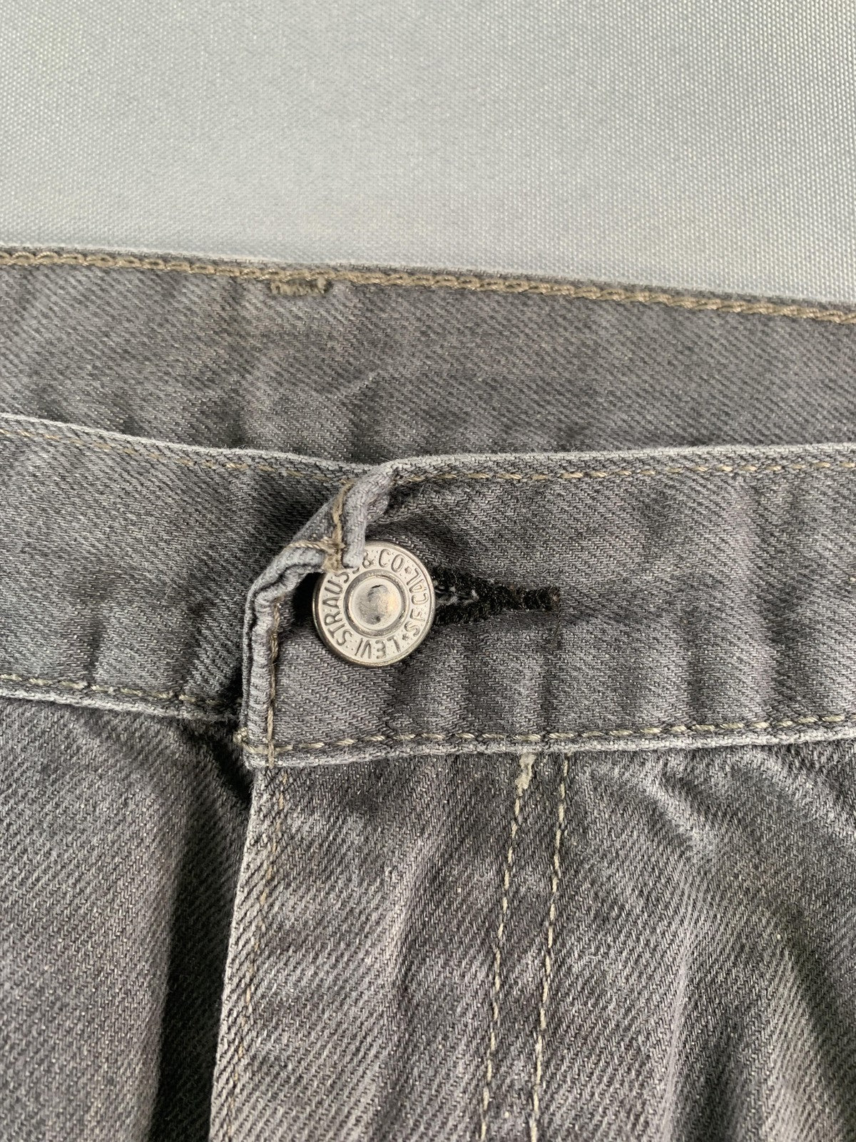 Levis 569 Shorts Mens 36 Gray Cut Off Denim Relaxed Fit Frayed Hem Casual Hasbro