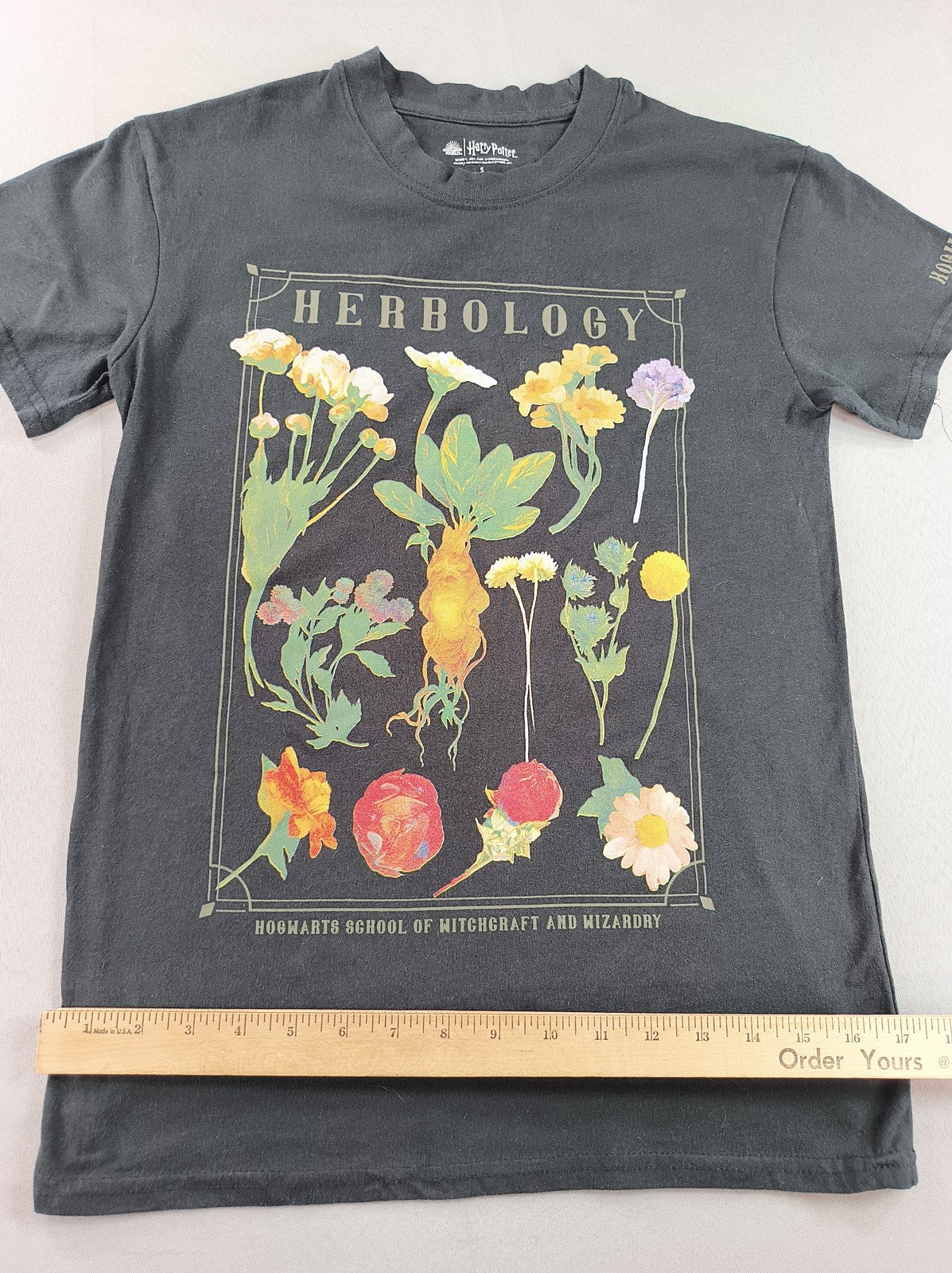 Harry Potter Herbology Hogwarts Graphic Tee S Black Cotton Blend Short Sleeve