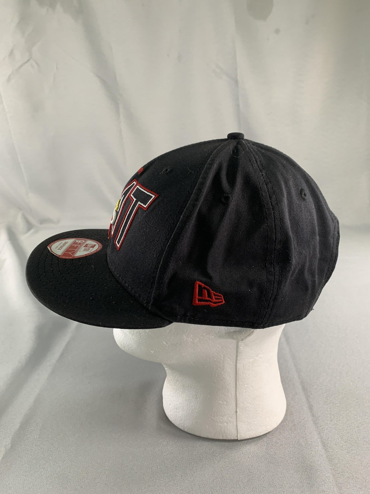 Miami Heat Hat Cap Snap Back Mens Large Black Red NBA Basketball HWC New Era 100