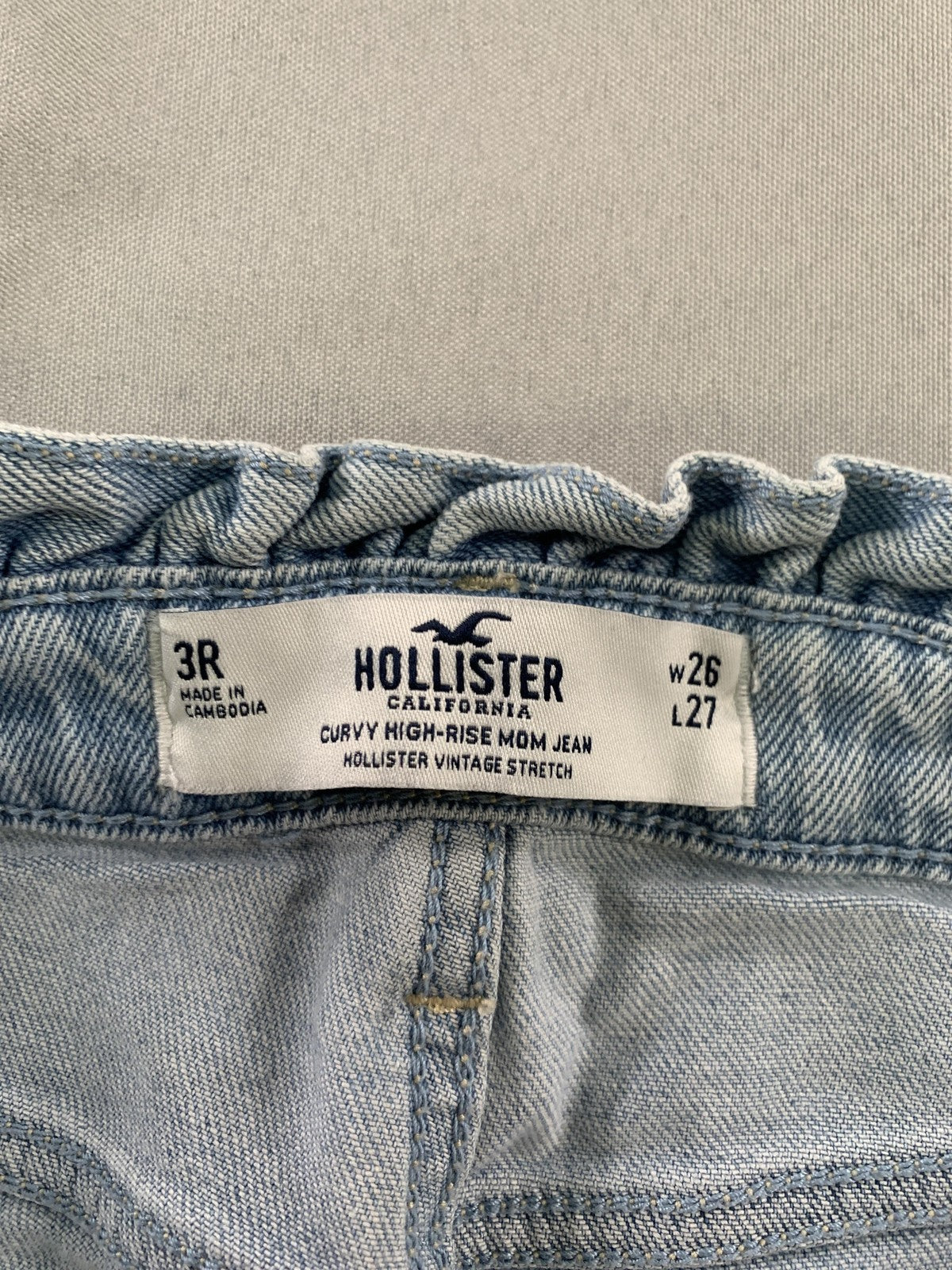 Hollister Curvy High-Rise Mom Jeans Womens 3R Light Wash Denim Raw Hem W26 L27