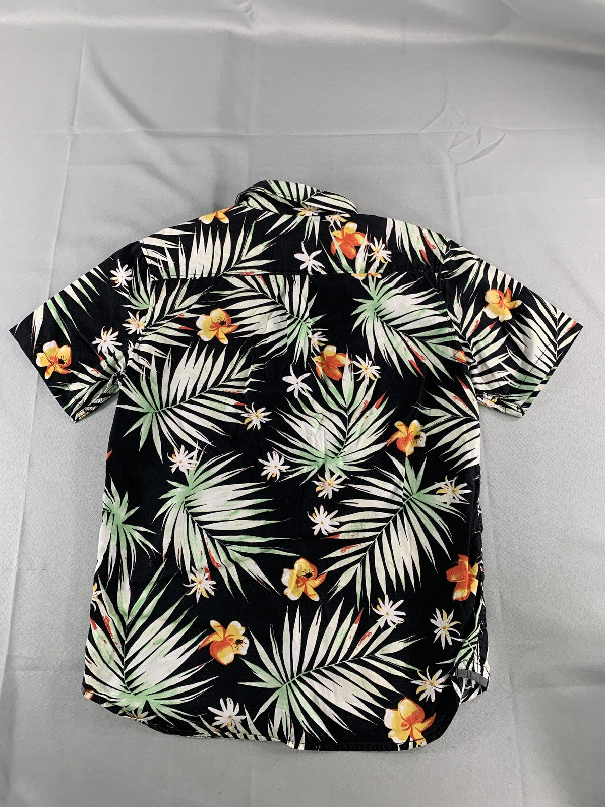 Vans Shirt Mens Small Black Floral Button Up Tailored Fit Hawaiian Tropical
