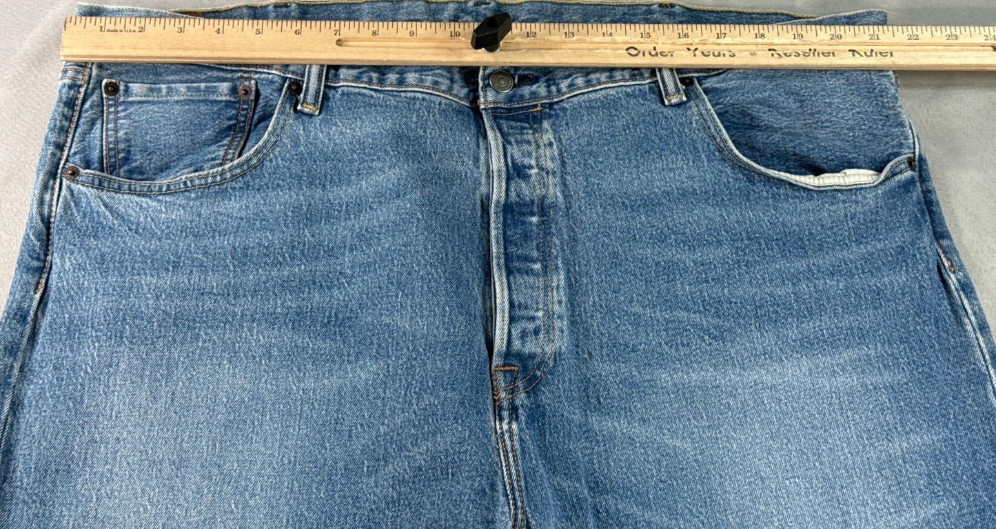 Levi's 501 Men's Medium Wash Blue Denim Straight Leg Button Fly Jeans W44 L30 VT