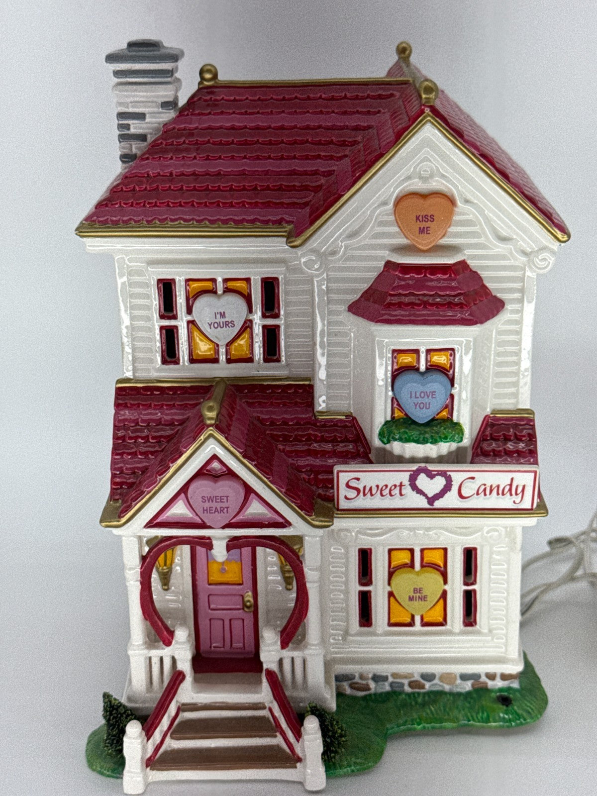 Department 56 Snow Village Sweetheart Candy Shop 55323 Lighted Valentine 2003