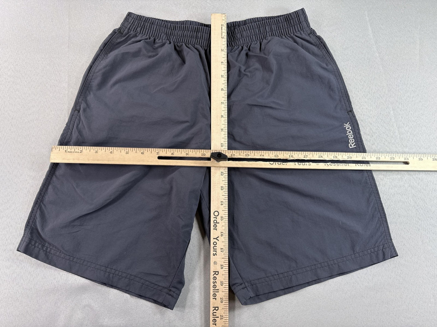 Reebok Athletic Shorts Mens Gray Polyester Relaxed Fit Elastic Waist Logo Fleece