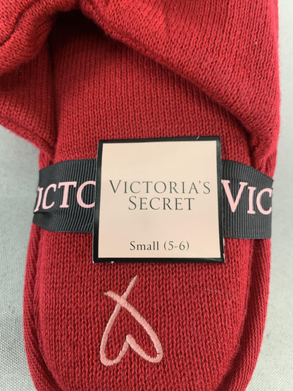 Victorias Secret Slippers Womens Small 5-6 Red Knit Pom Pom House Shoes Cozy on