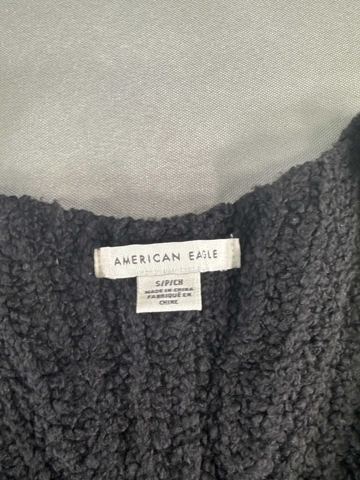 American Eagle Sweater Womens Small Textured V Neck Pullover Knit Cozy Soft 57